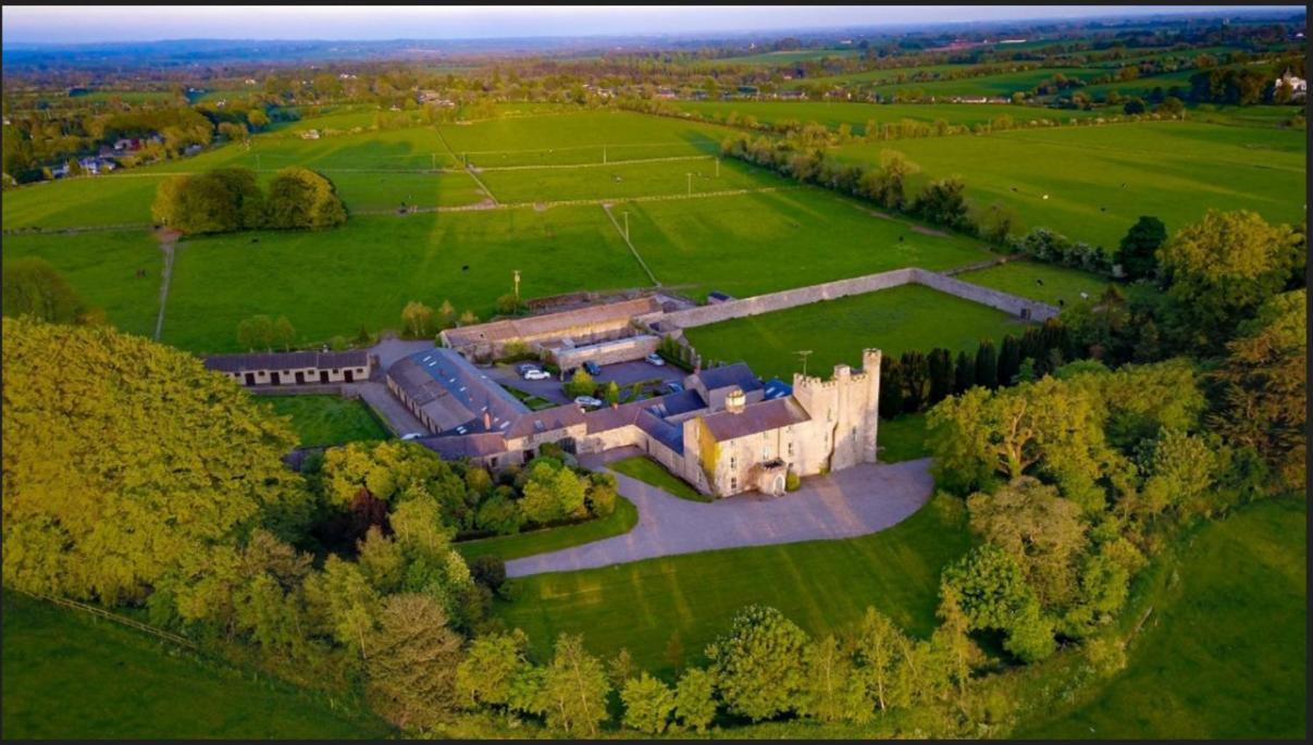 Skryne Castle Casa de hóspedes Ross Cross Roads Exterior foto